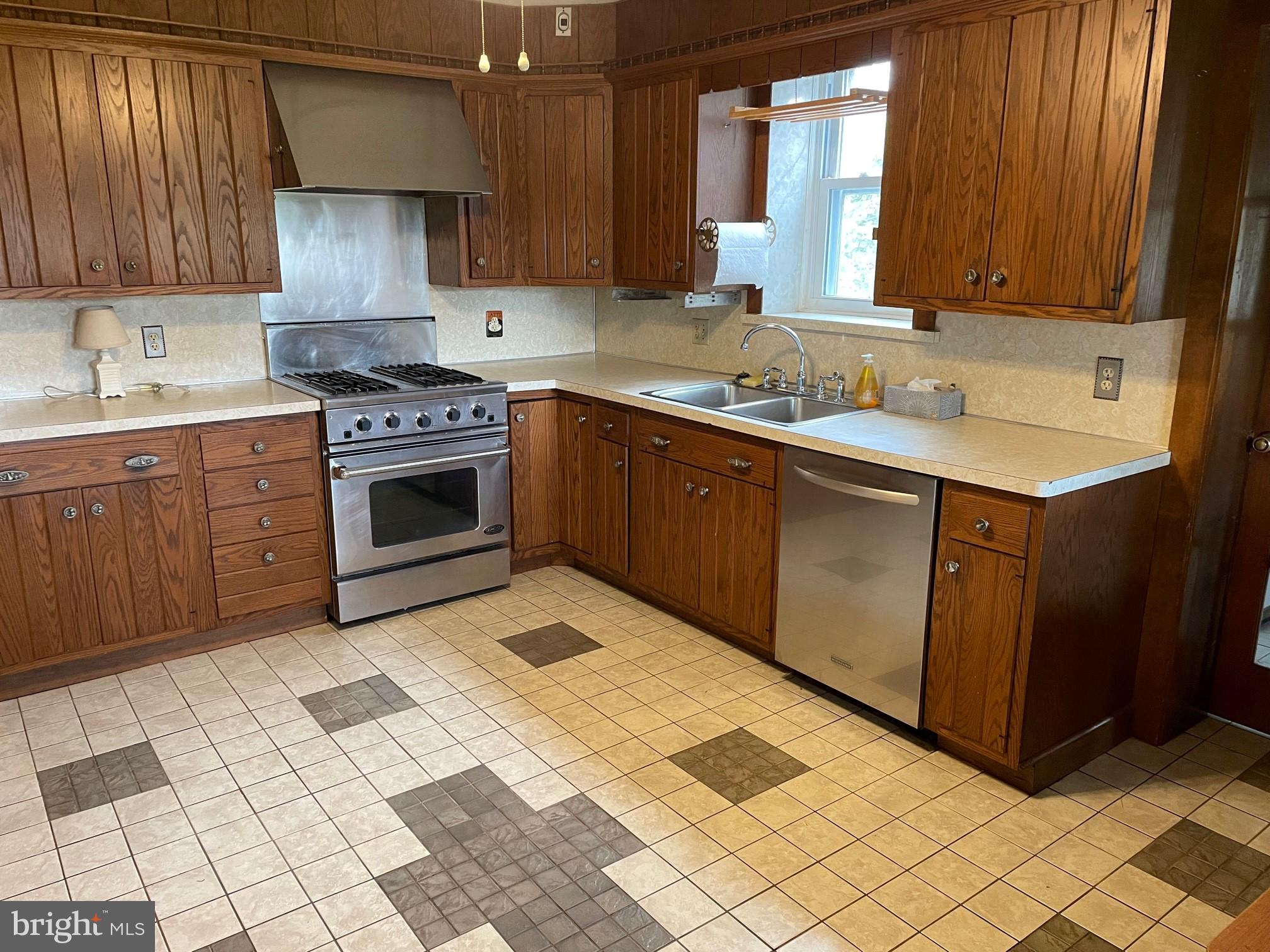 225 Linden Lane Riegelsville, PA 18077 - Photo 13 of 27 Kitchen