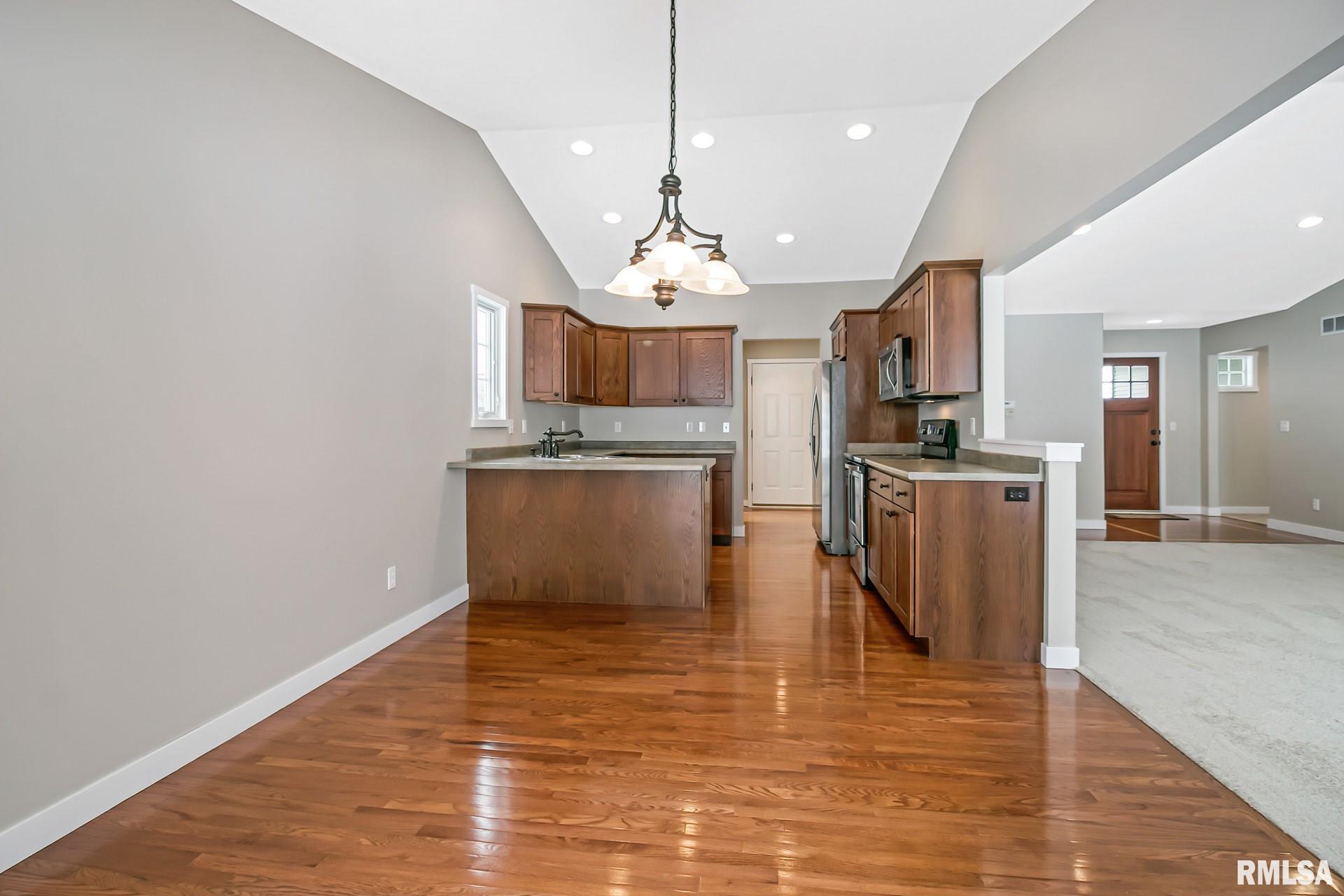 5732 Appleton Road Bettendorf, IA 52722 - Photo 11 of 25 Gallery Image 11