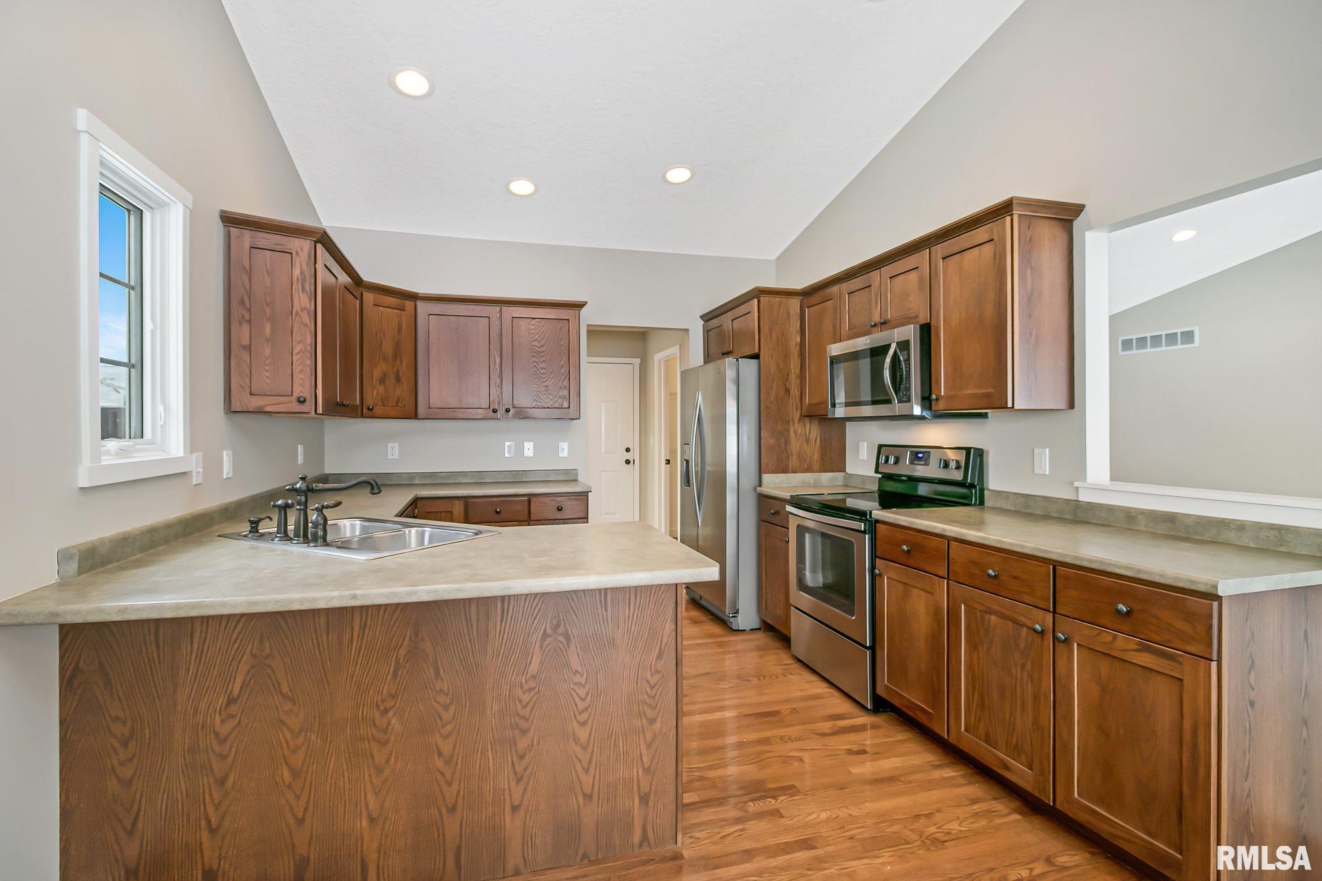 5732 Appleton Road Bettendorf, IA 52722 - Photo 14 of 25 Gallery Image 14