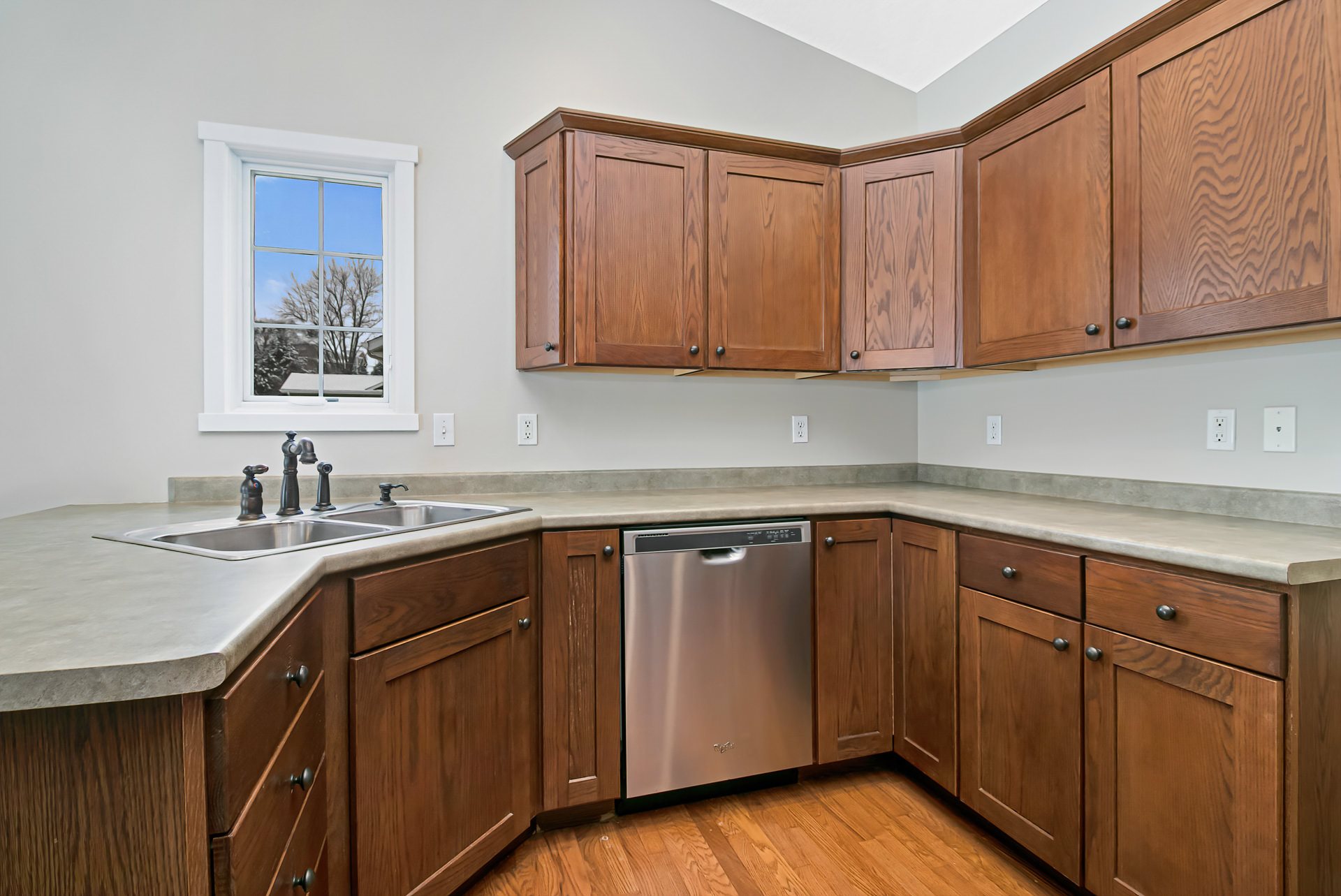 5732 Appleton Road Bettendorf, IA 52722 - Photo 16 of 25 Gallery Image 16