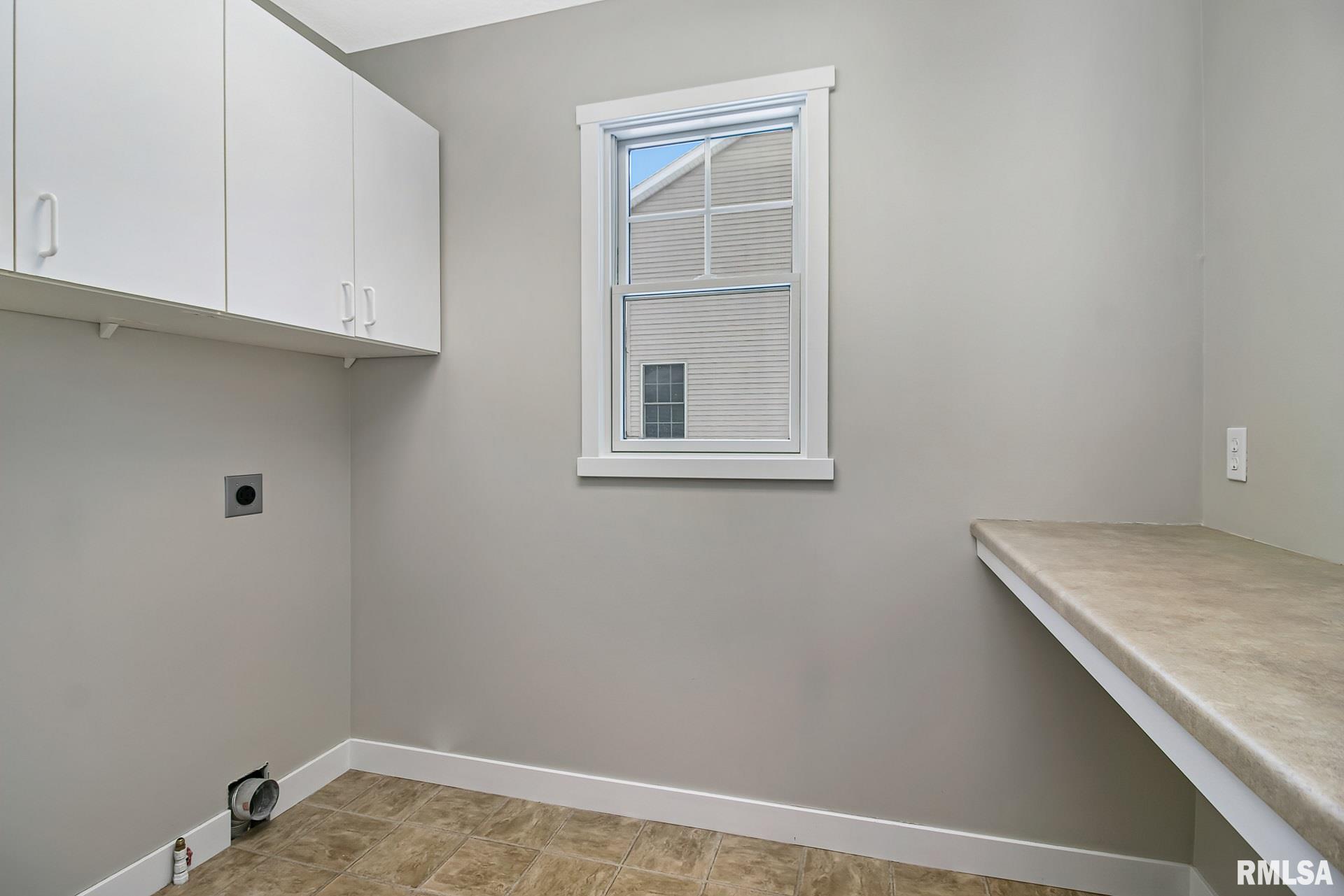 5732 Appleton Road Bettendorf, IA 52722 - Photo 17 of 25 Gallery Image 17