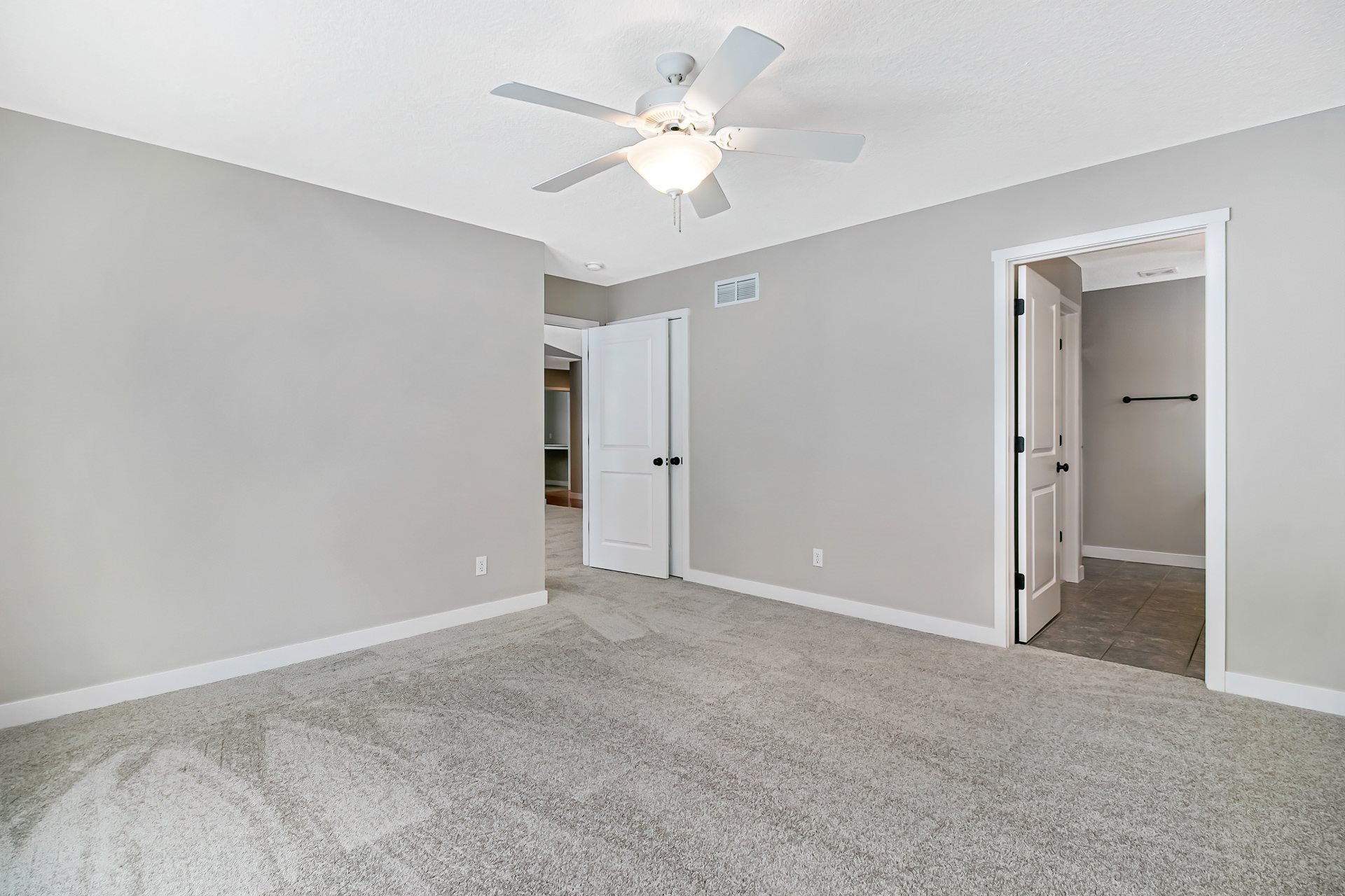 5732 Appleton Road Bettendorf, IA 52722 - Photo 19 of 25 Gallery Image 19