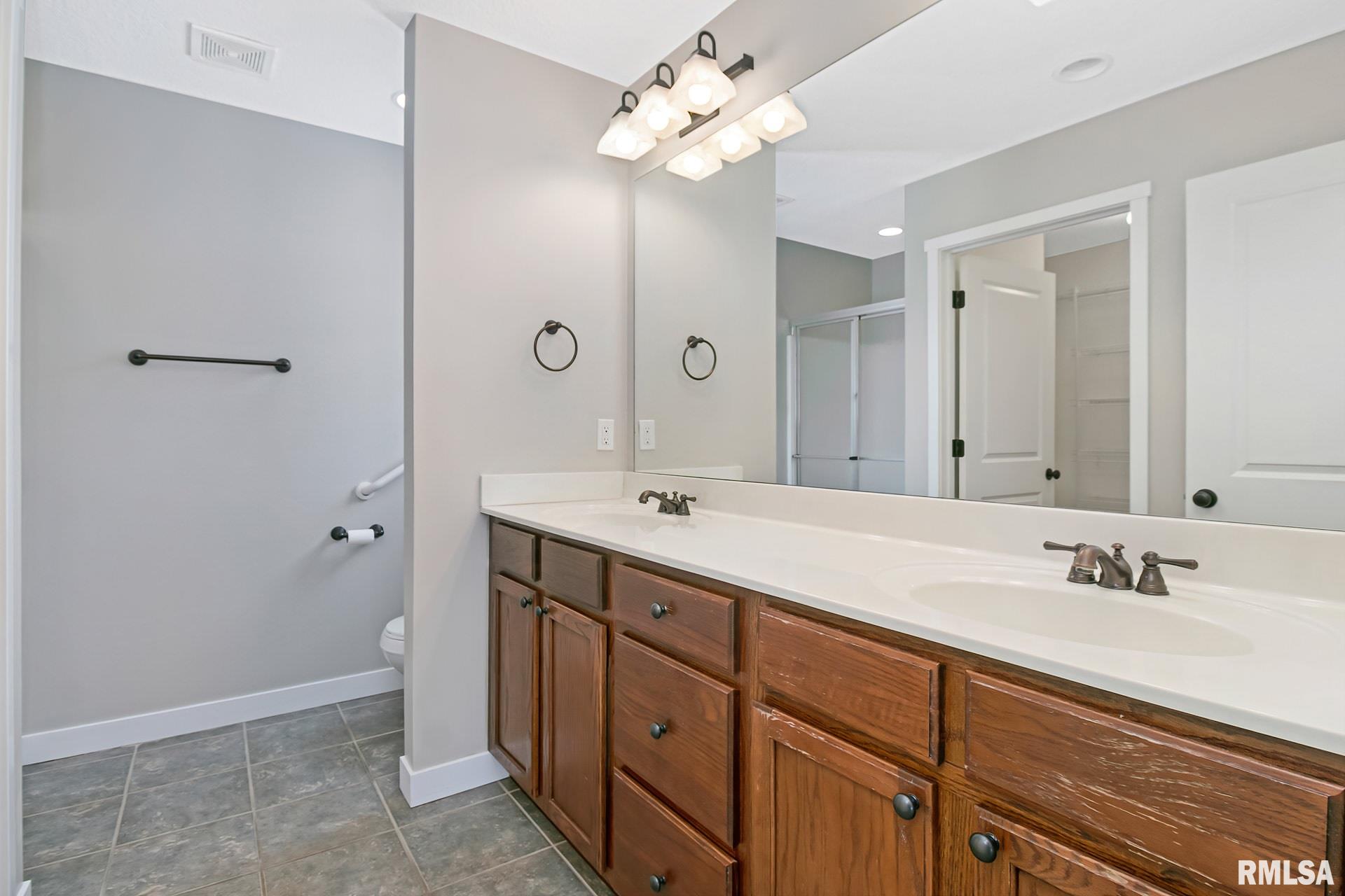5732 Appleton Road Bettendorf, IA 52722 - Photo 20 of 25 Gallery Image 20