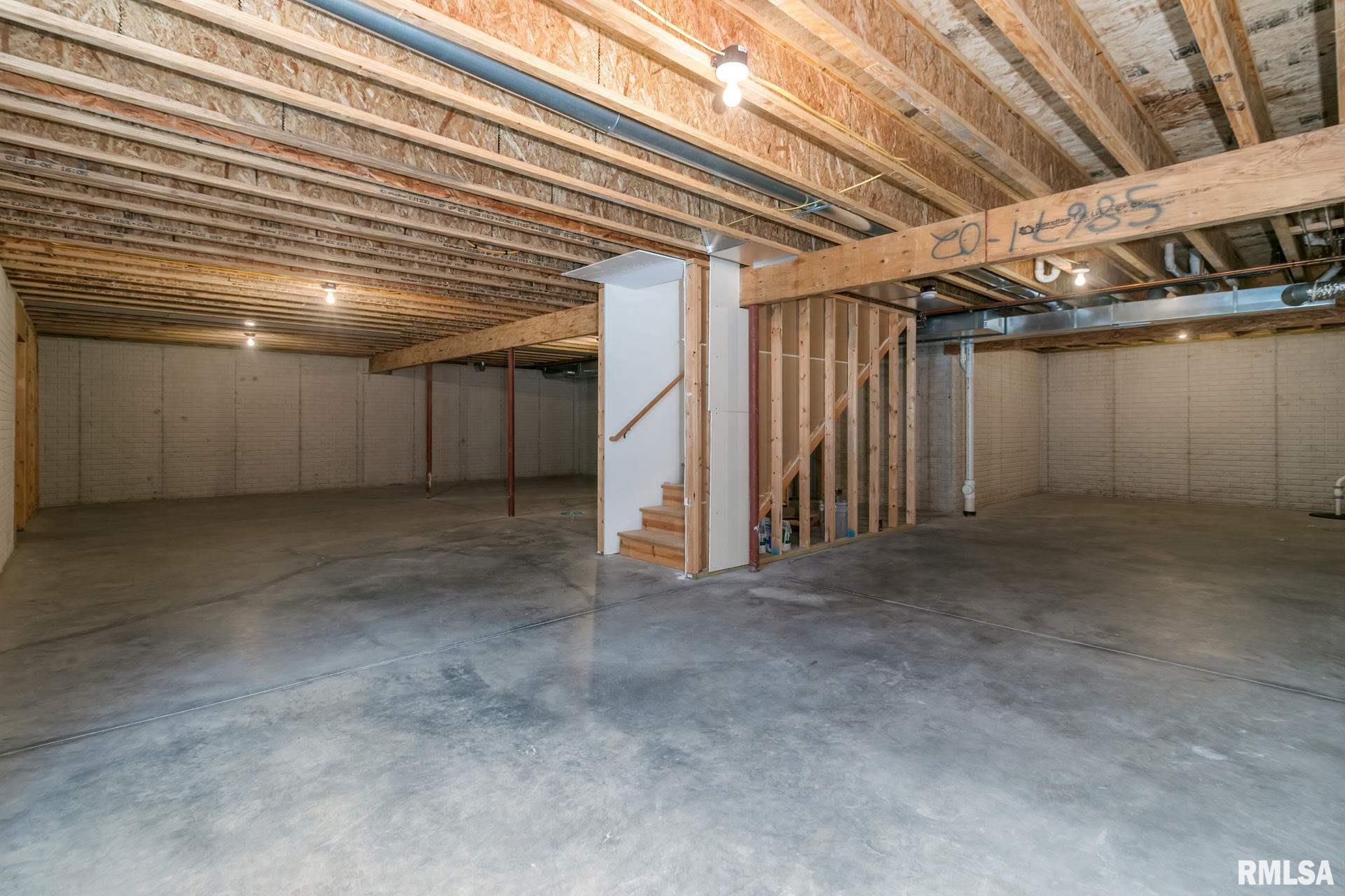 5732 Appleton Road Bettendorf, IA 52722 - Photo 22 of 25 Gallery Image 22
