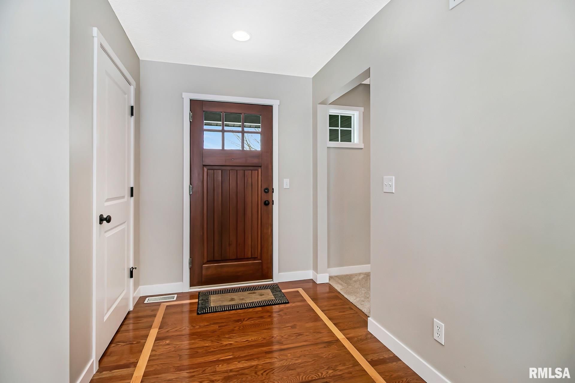 5732 Appleton Road Bettendorf, IA 52722 - Photo 3 of 25 Gallery Image 3