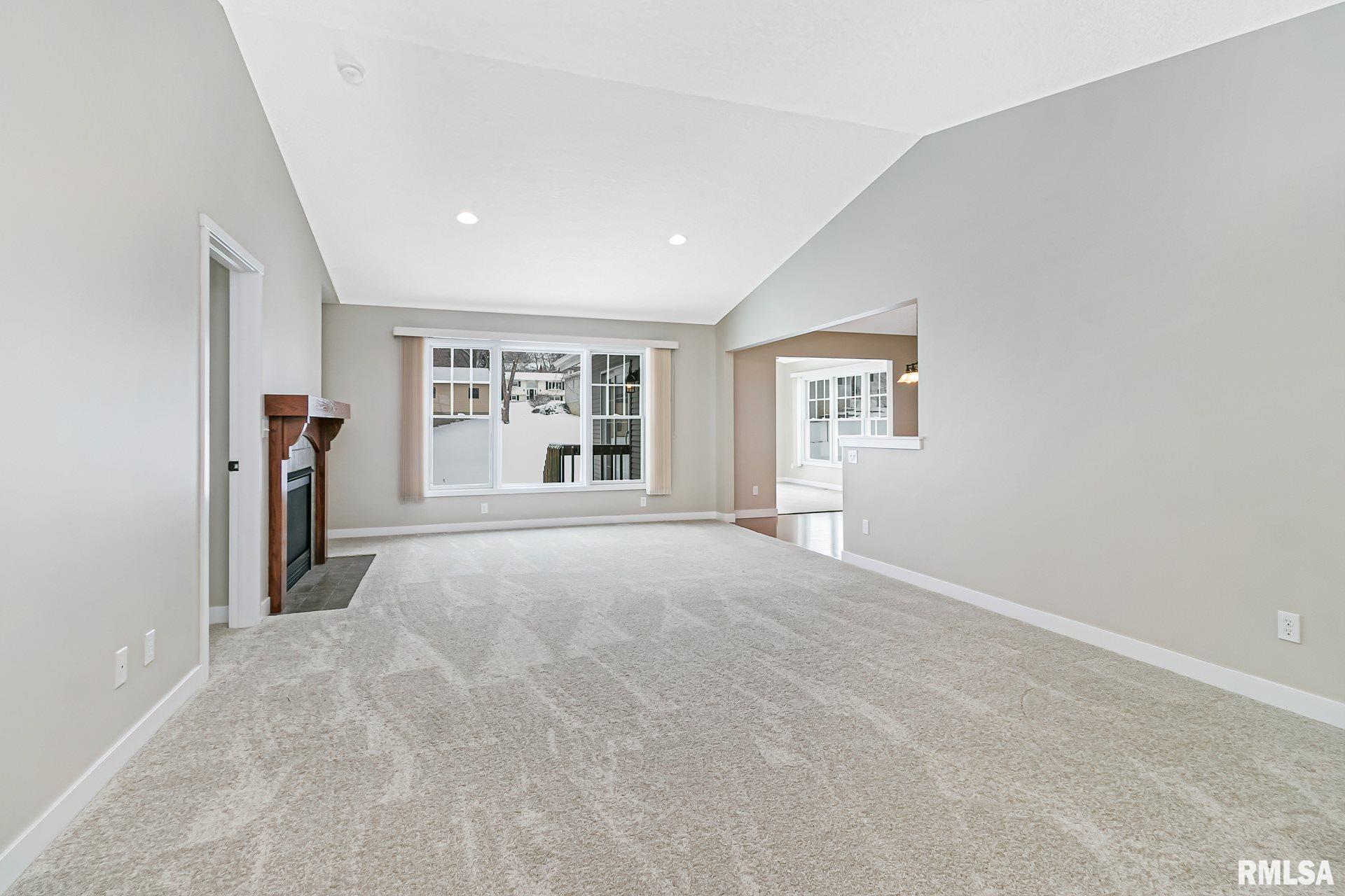 5732 Appleton Road Bettendorf, IA 52722 - Photo 7 of 25 Gallery Image 7