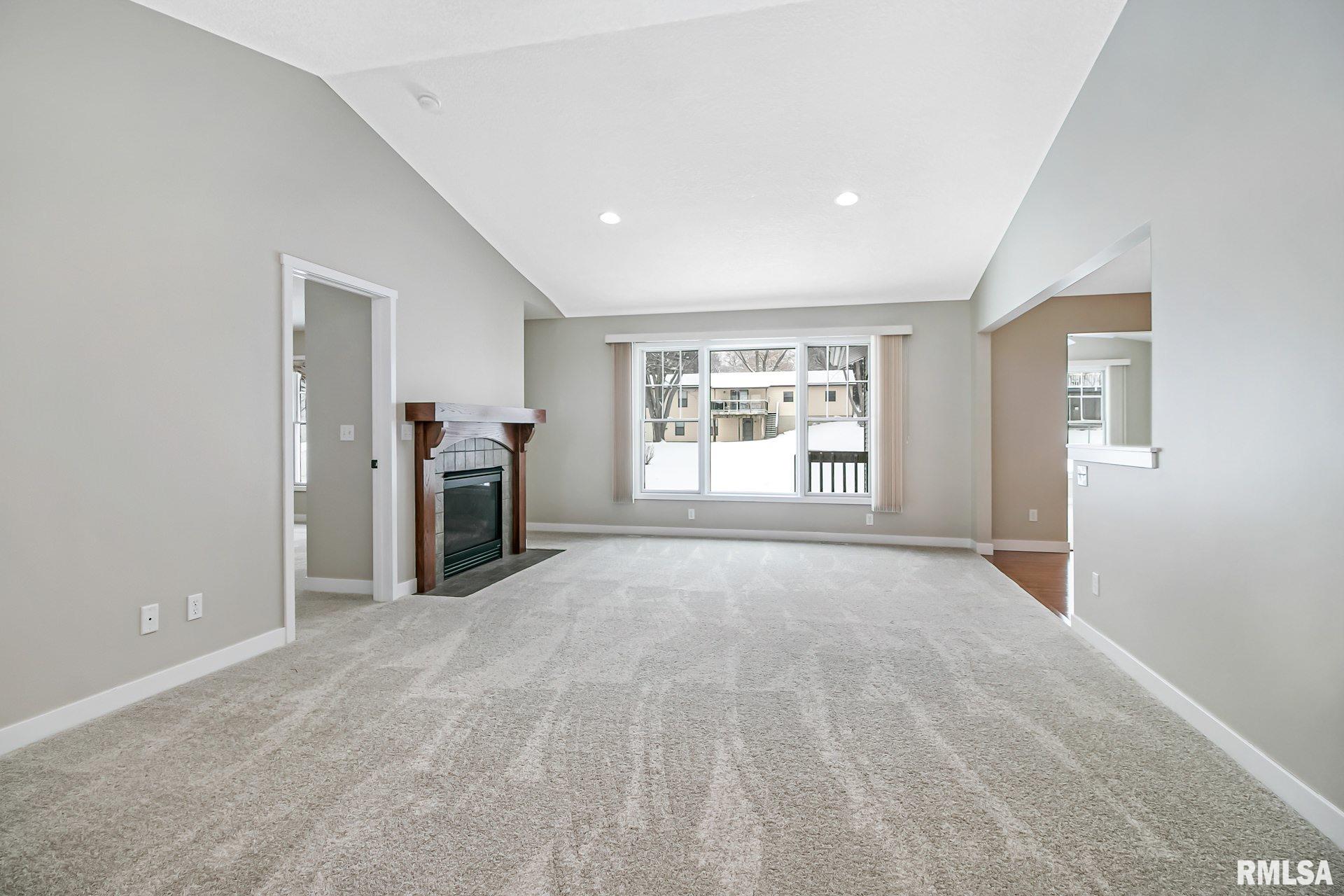 5732 Appleton Road Bettendorf, IA 52722 - Photo 8 of 25 Gallery Image 8