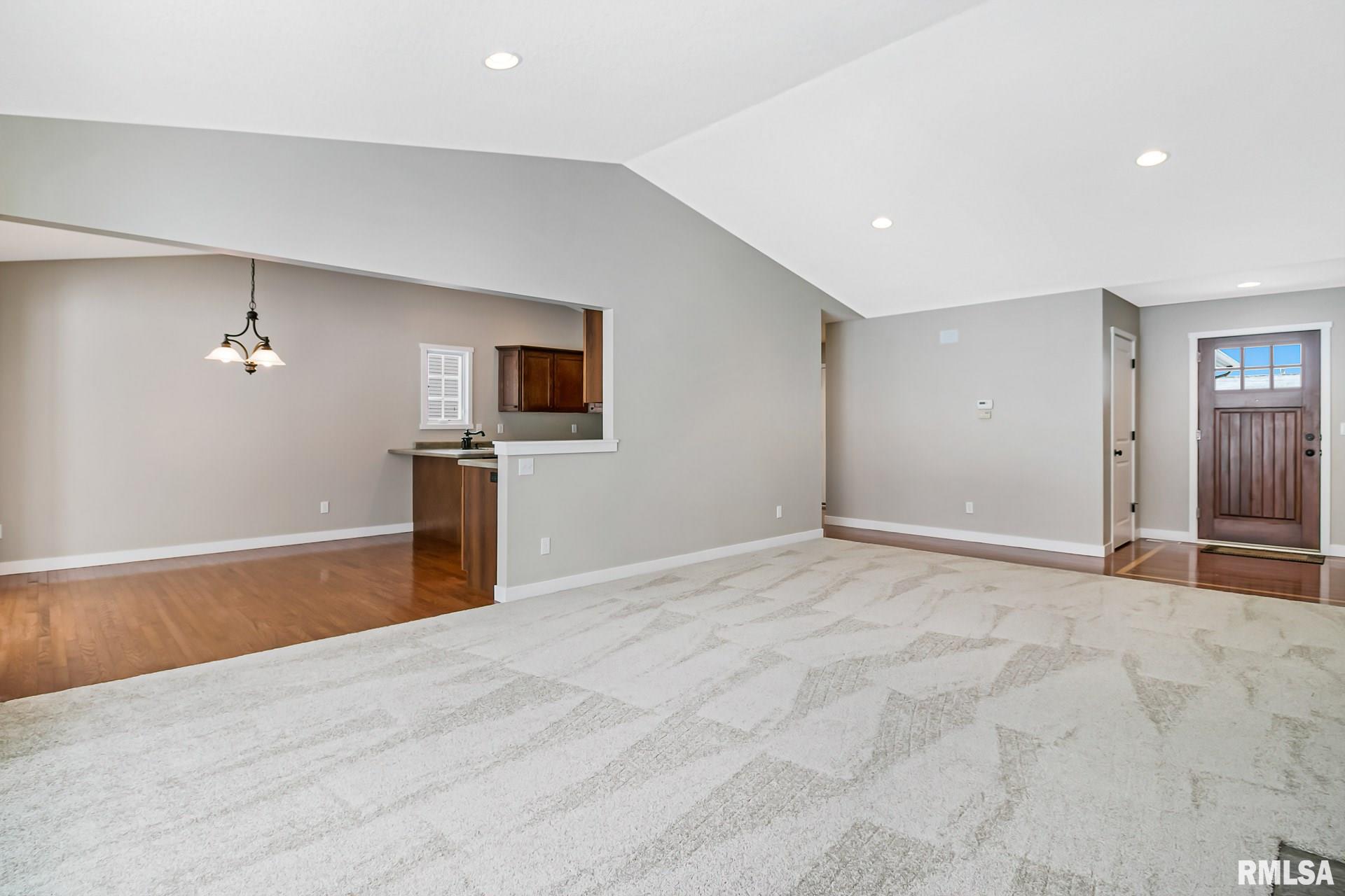 5732 Appleton Road Bettendorf, IA 52722 - Photo 10 of 25 Gallery Image 10