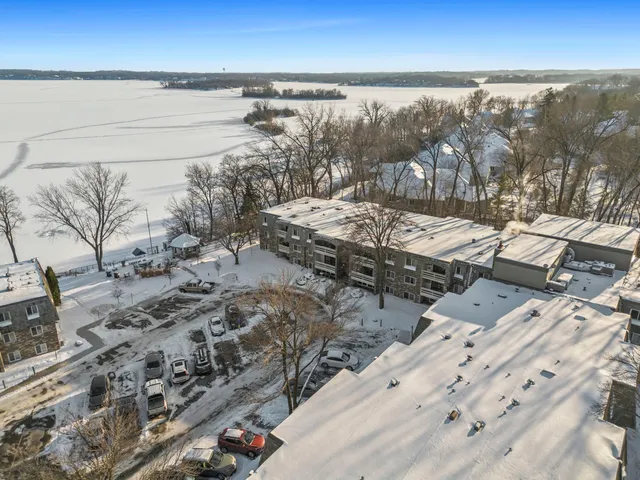 $140,000 | 4397 Wilshire Boulevard, Unit 204, Mound, MN 55364