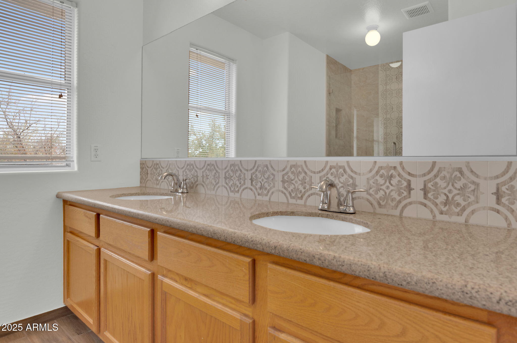 7325 West Williams Street Phoenix, AZ 85043 - Photo 21 of 30 Upstairs Bathroom