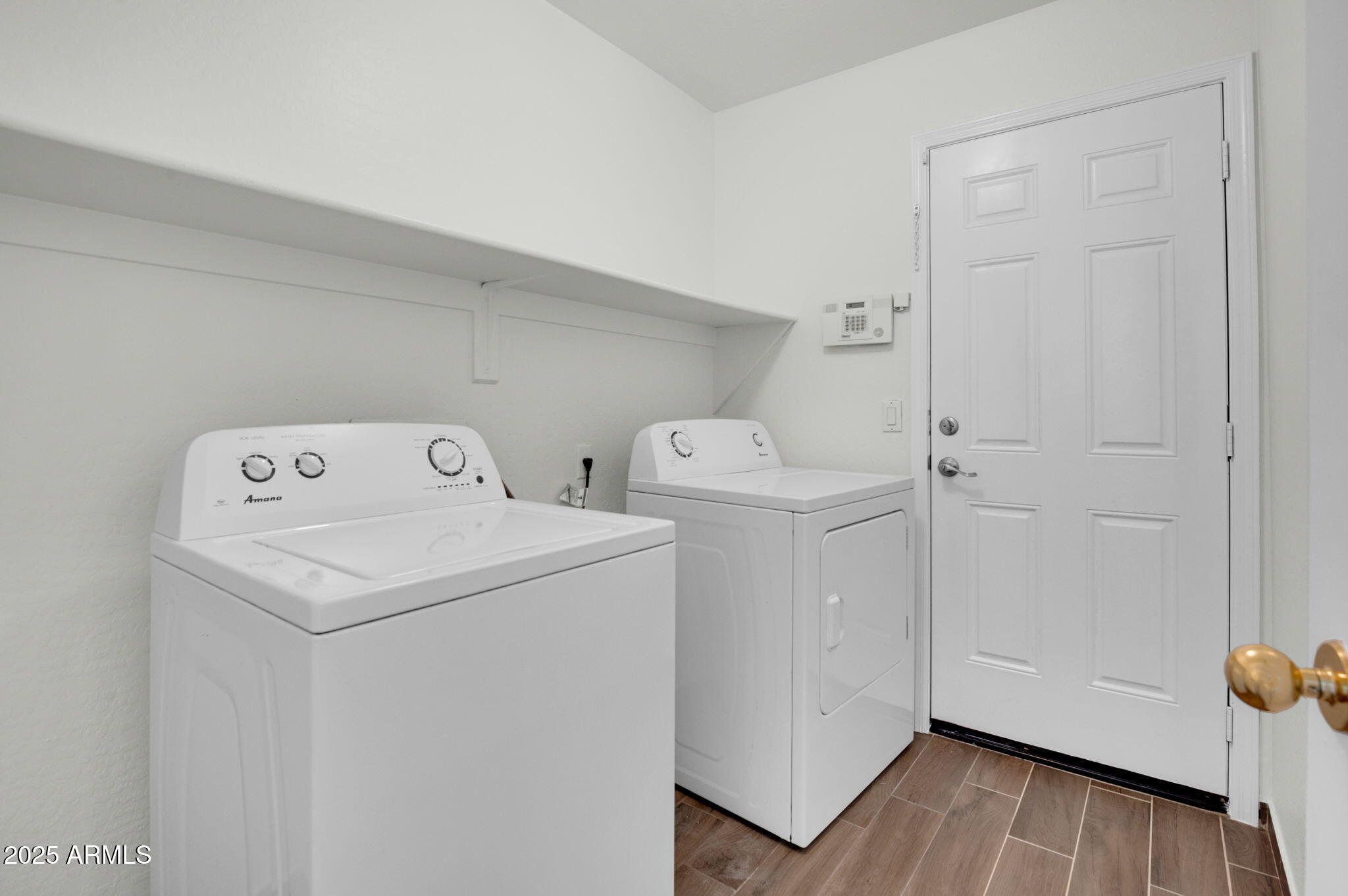 7325 West Williams Street Phoenix, AZ 85043 - Photo 25 of 30 Laundry Room