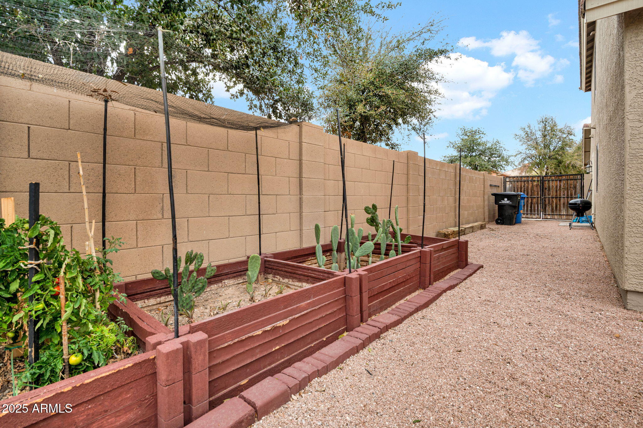 7325 West Williams Street Phoenix, AZ 85043 - Photo 28 of 30 Backyard - Built-in Garden Beds