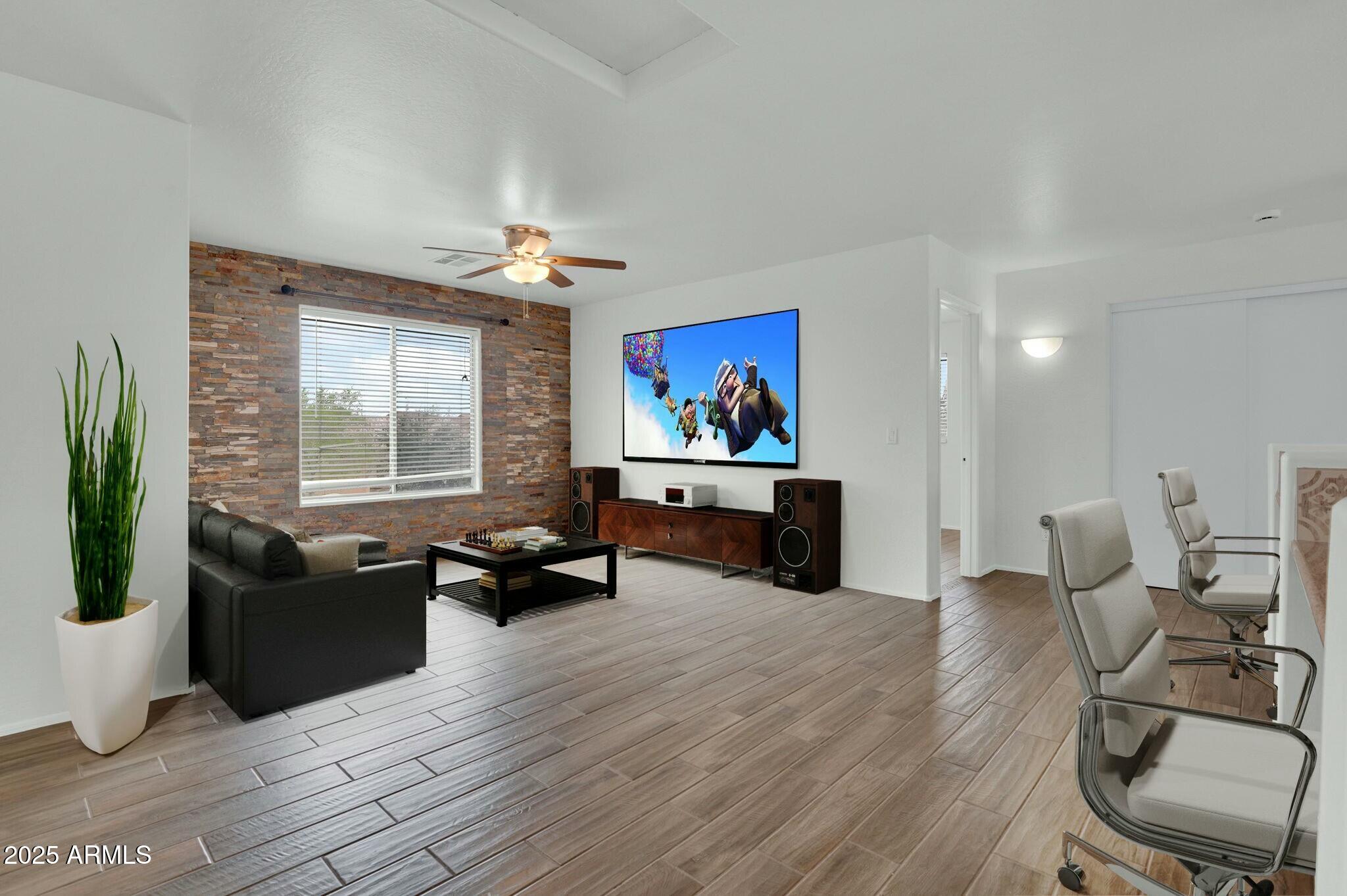 7325 West Williams Street Phoenix, AZ 85043 - Photo 5 of 30 Loft (Virtually Staged)