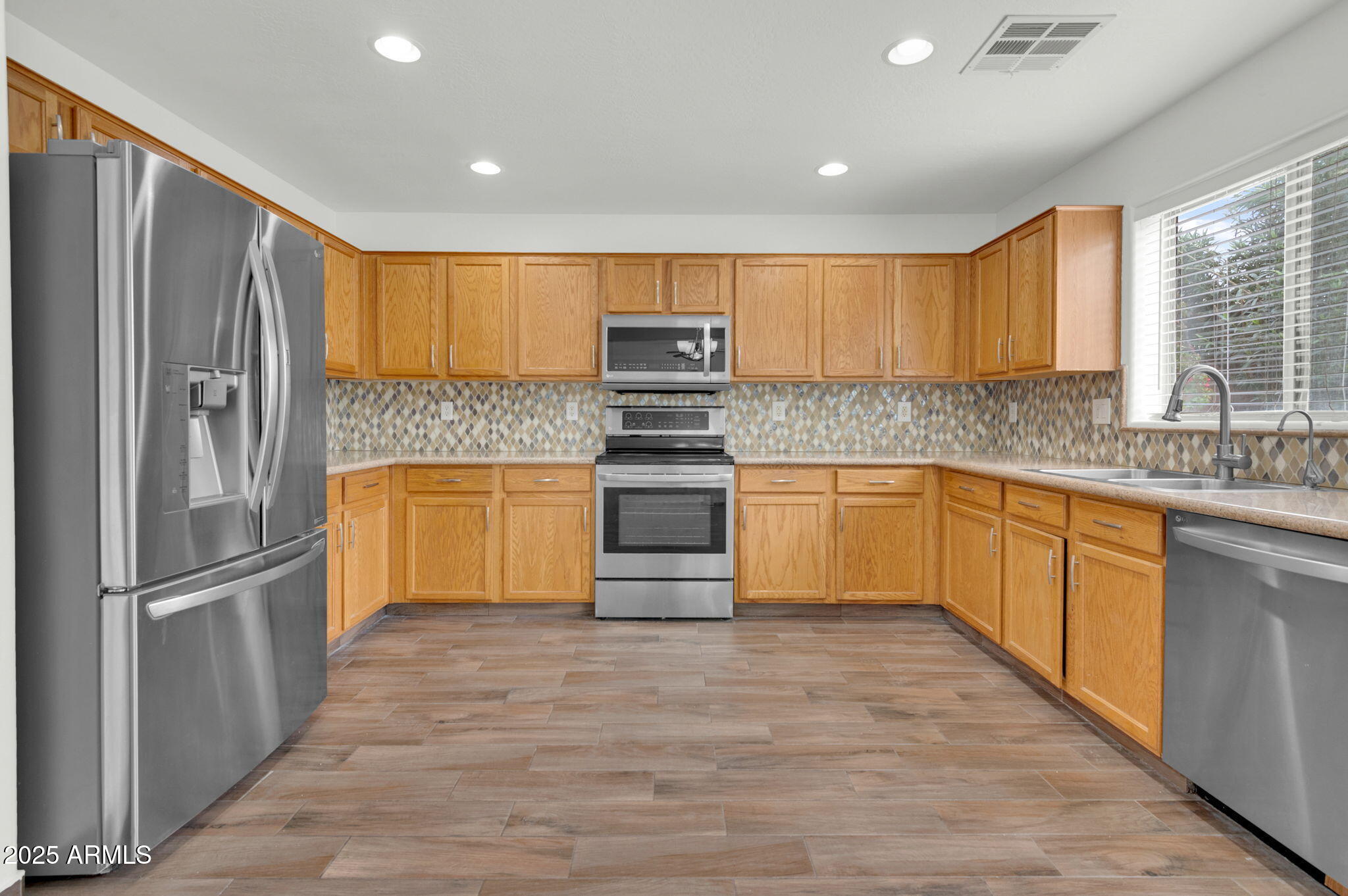 7325 West Williams Street Phoenix, AZ 85043 - Photo 7 of 30 Spacious Kitchen