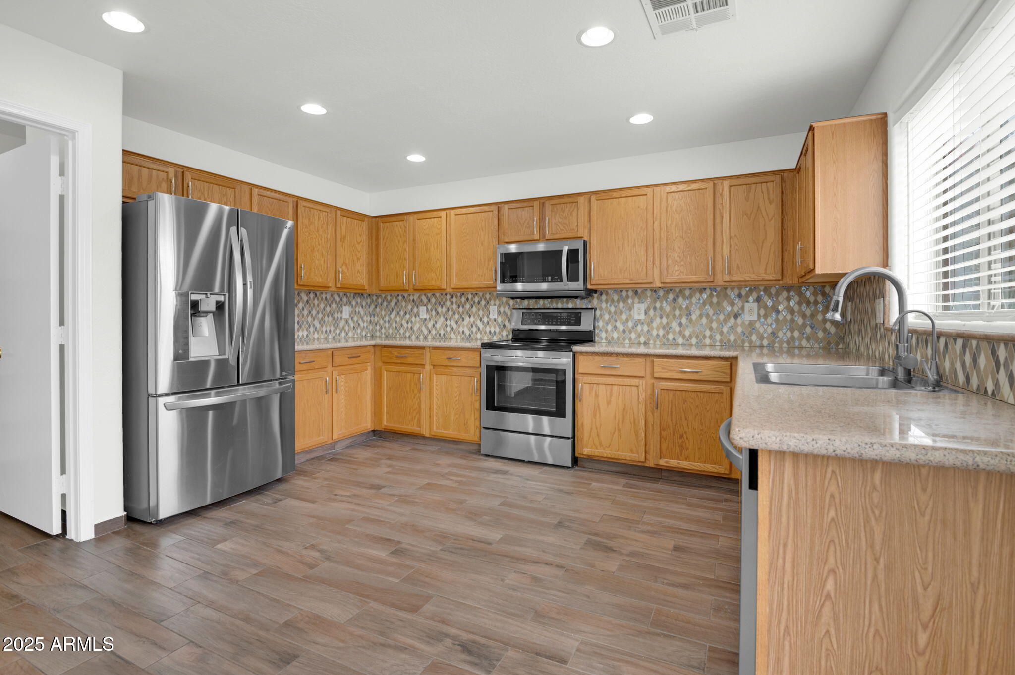 7325 West Williams Street Phoenix, AZ 85043 - Photo 8 of 30 Kitchen