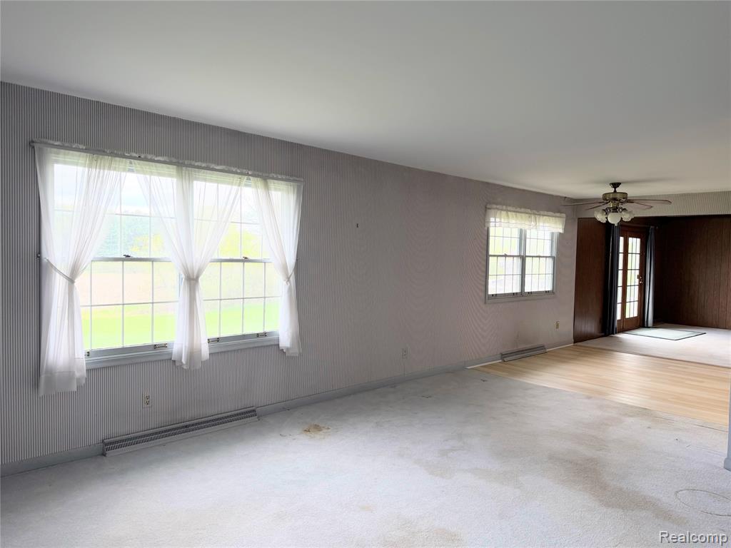 8079 Farley Road Pinckney, MI 48169 - Photo 7 of 43