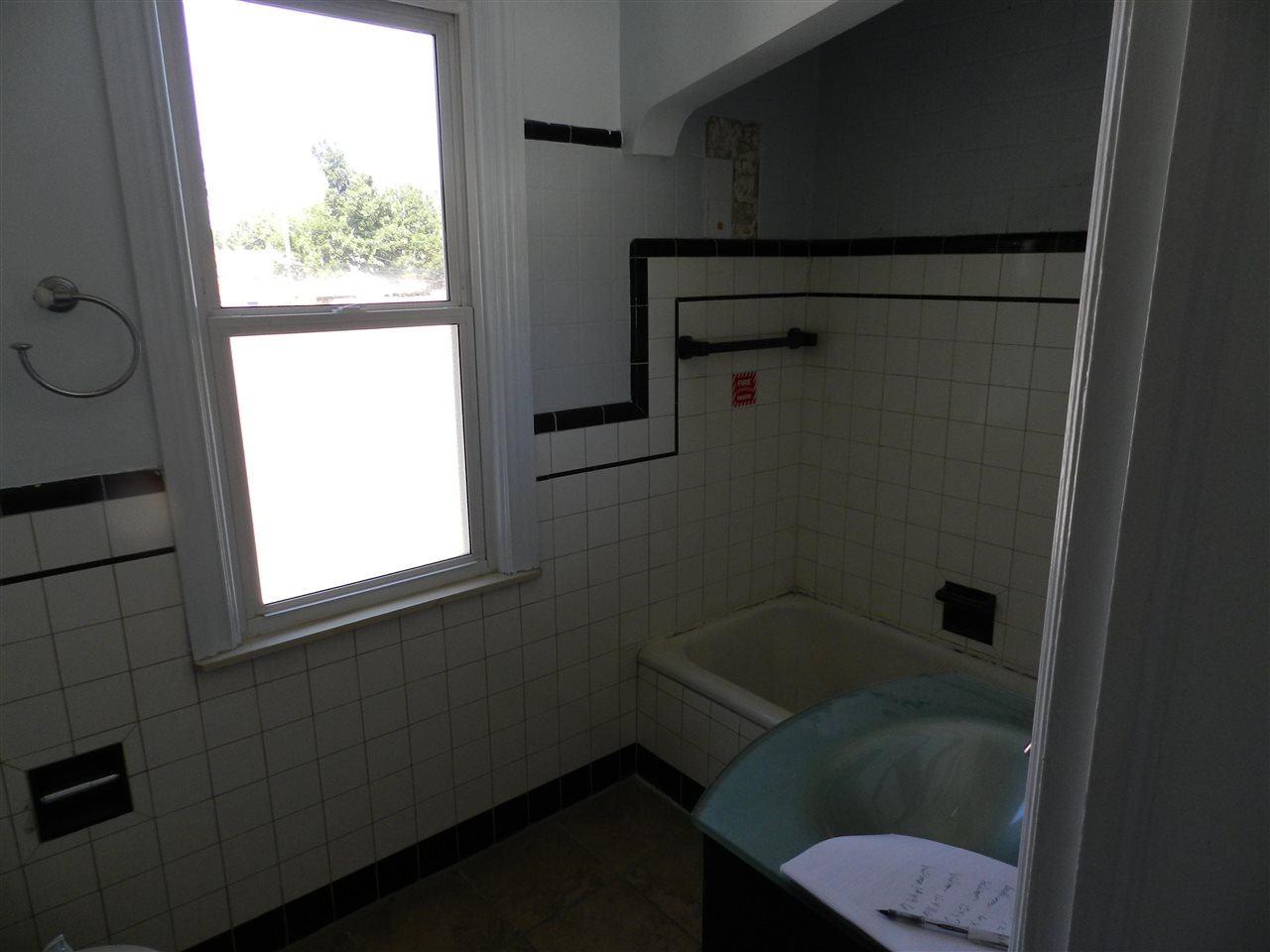 8211 Stephens Road Center Line, MI 48015 - Photo 27 of 50 50082683-28.JPG