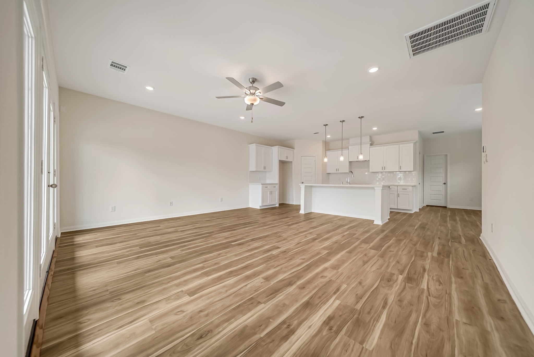 20646 Dynamic Court Humble, TX 77338 - Photo 4 of 23 Open concept at it's finest!