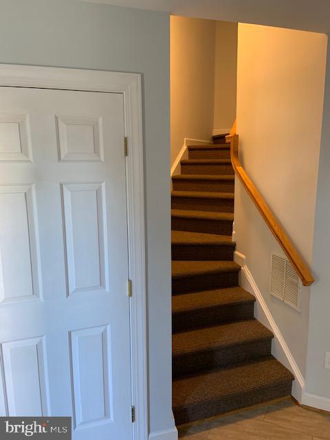 5822 Pearson Lane Alexandria, VA 22304 - Photo 3 of 16