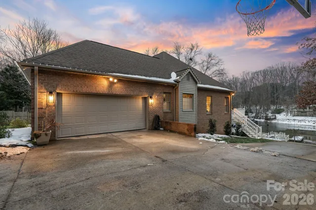 $2,100,000 | 388 Ponderosa Circle, Mooresville, NC 28117