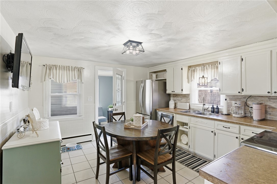 514 Killingly Street Johnston, RI 02919 - Photo 10 of 41
