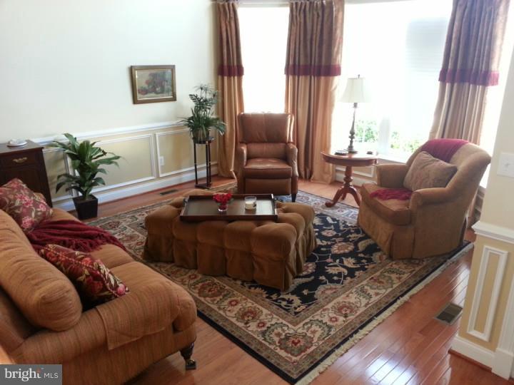 223 Hanover Road Phoenixville, PA 19460 - Photo 3 of 25 Living Room