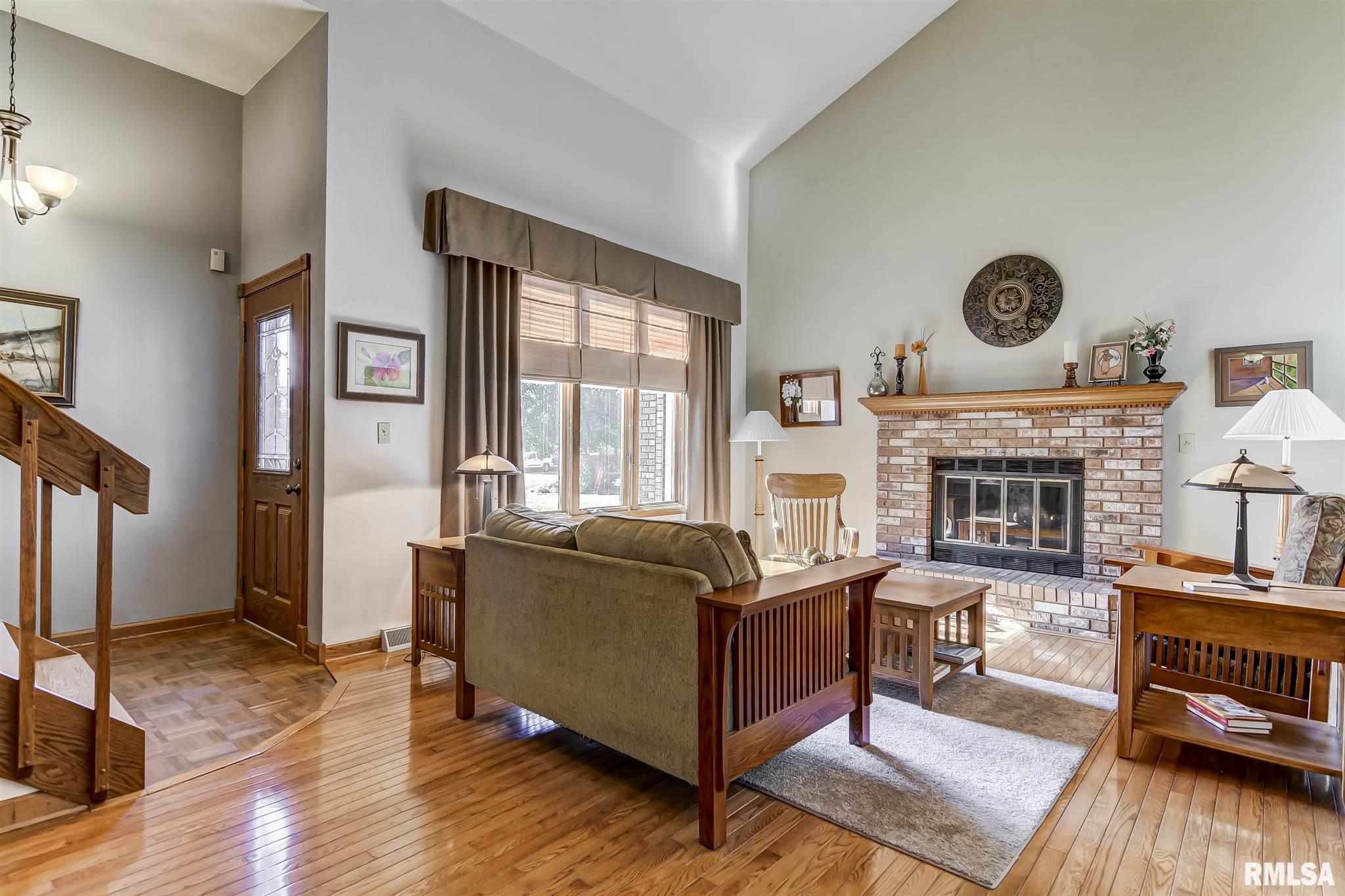 1808 South Cog Mill Springfield, IL 62704 - Photo 6 of 36 Gallery Image 6