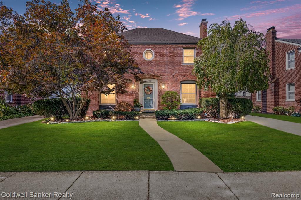 1585 Fairholme Road Grosse Pointe Woods, MI 48236 - Photo 1 of 28