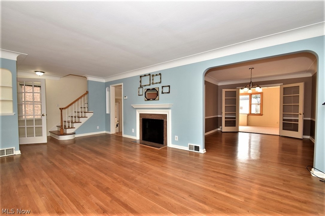 2407 Eardley Road Cleveland, OH 44118 - Photo 6 of 35 Gallery Image 6