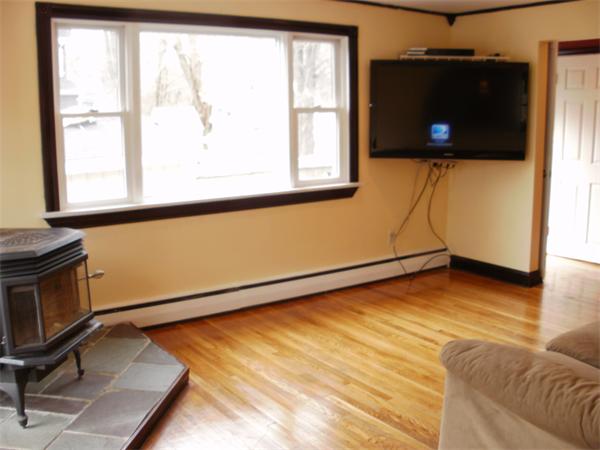 69 Maple Street Hamilton, MA 01982 - Photo 3 of 7 Gallery Image 3