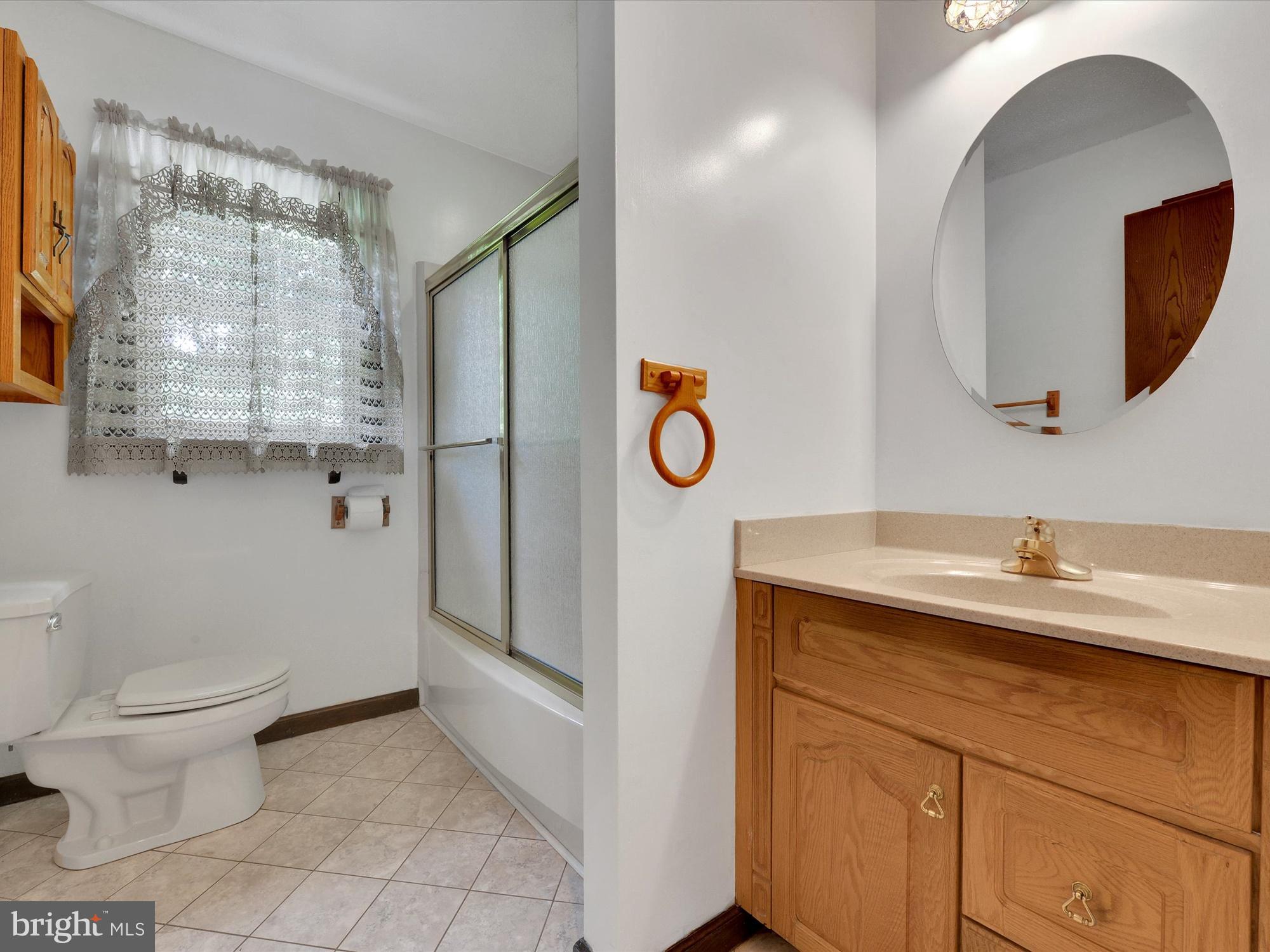 813 Disston View Drive Lititz, PA 17543 - Photo 14 of 26 Full Bath