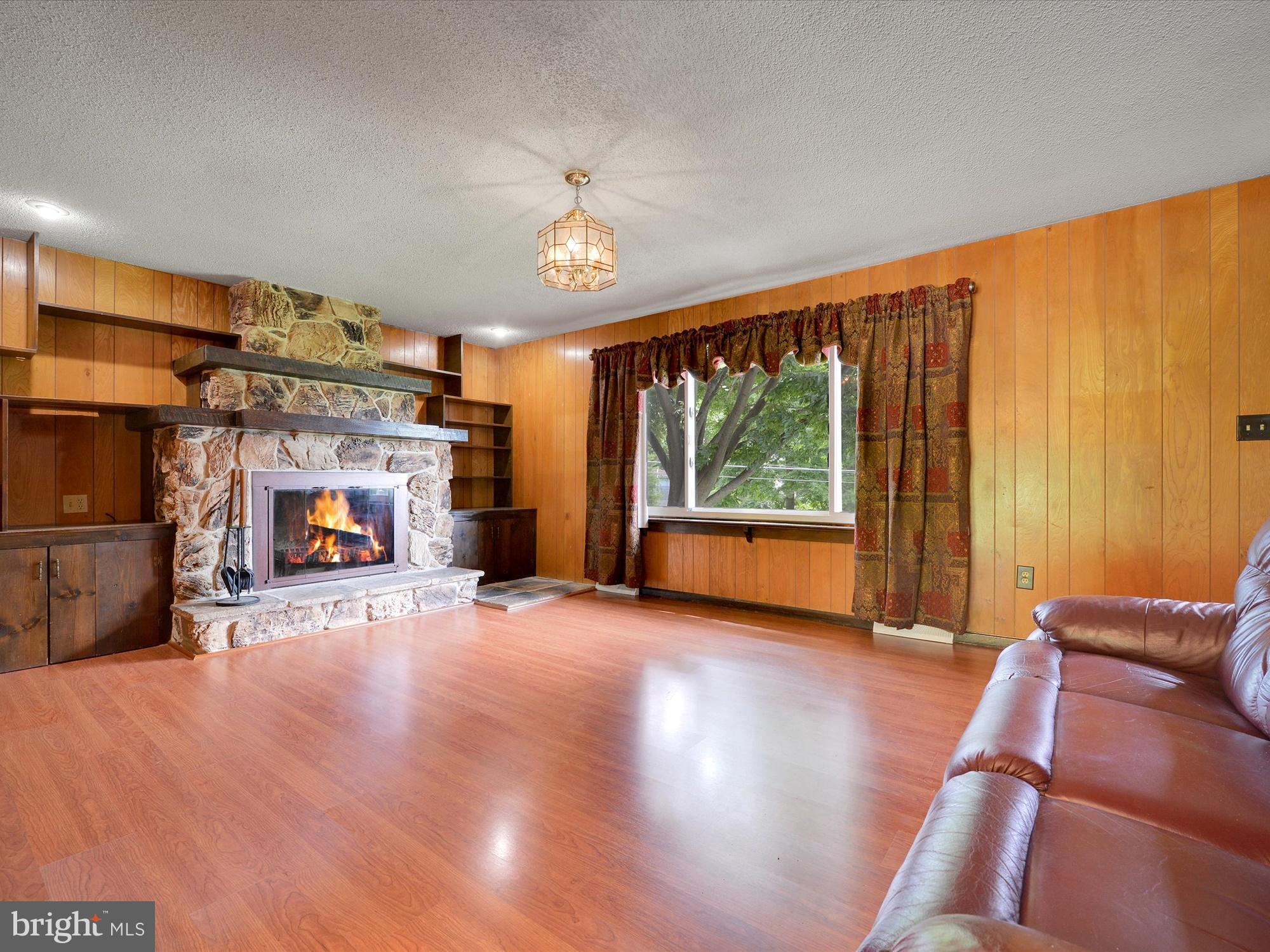 813 Disston View Drive Lititz, PA 17543 - Photo 5 of 26 V2
