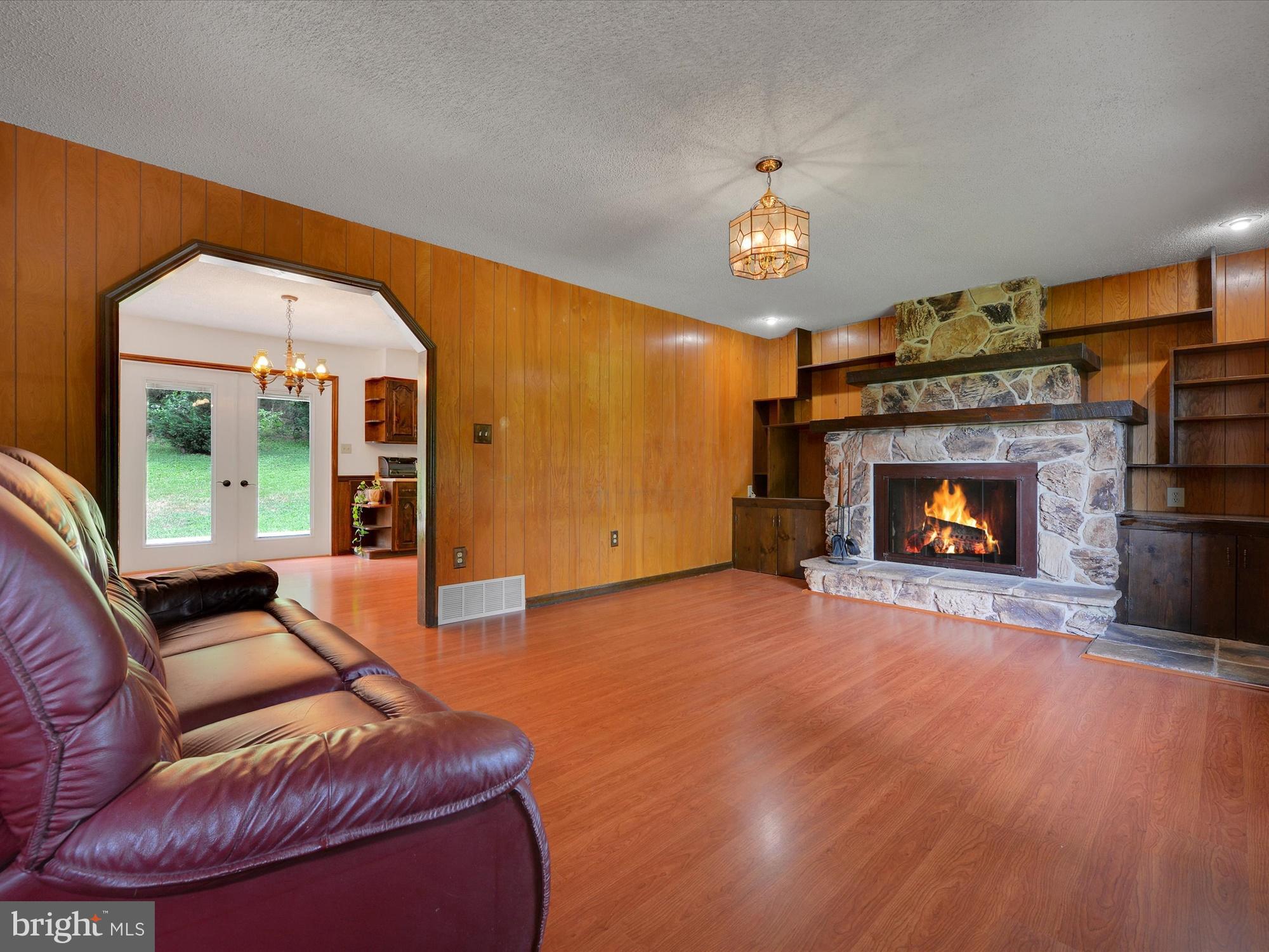 813 Disston View Drive Lititz, PA 17543 - Photo 6 of 26 V3