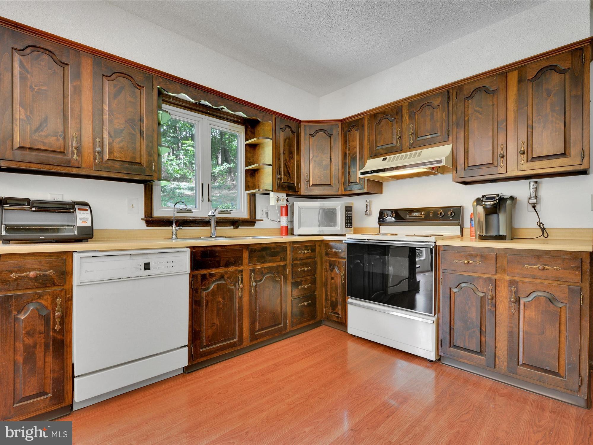 813 Disston View Drive Lititz, PA 17543 - Photo 8 of 26 V2