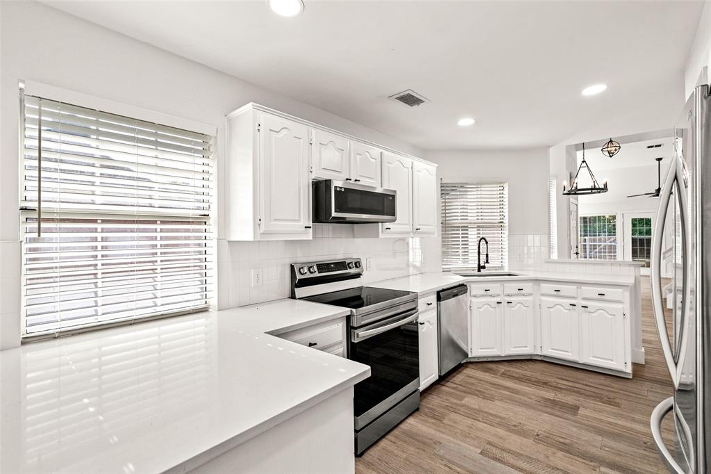 381 Arbor Lane Euless, TX 76039 - Photo 8 of 38