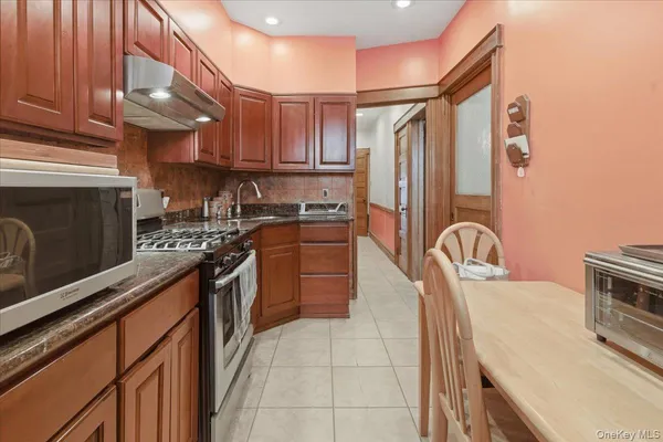 $1,328,888 | 60-51 68th Avenue | Ridgewood