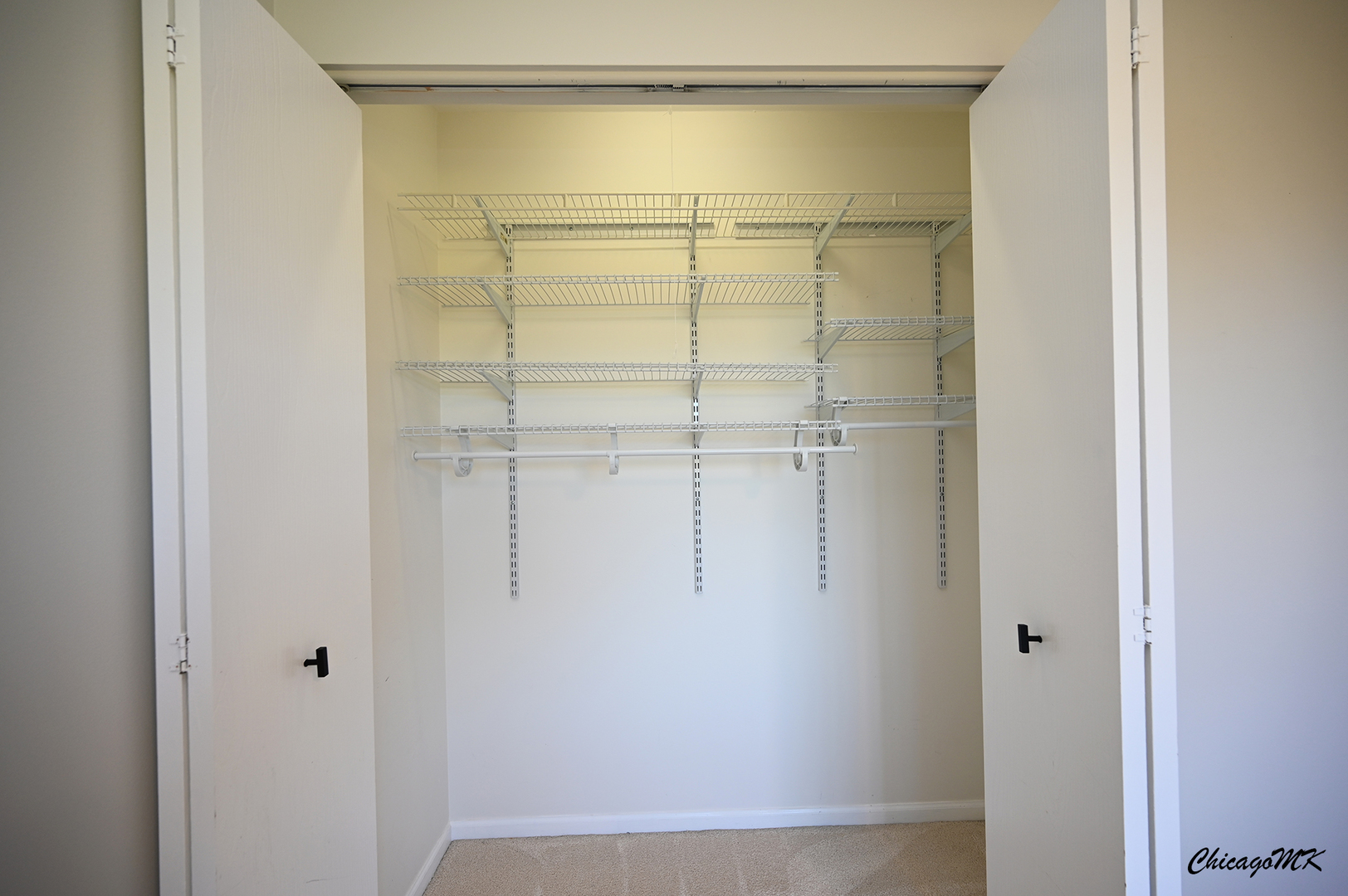 425 Locksley Drive Streamwood, IL 60107 - Photo 29 of 48 a bathroom with a glass shower door