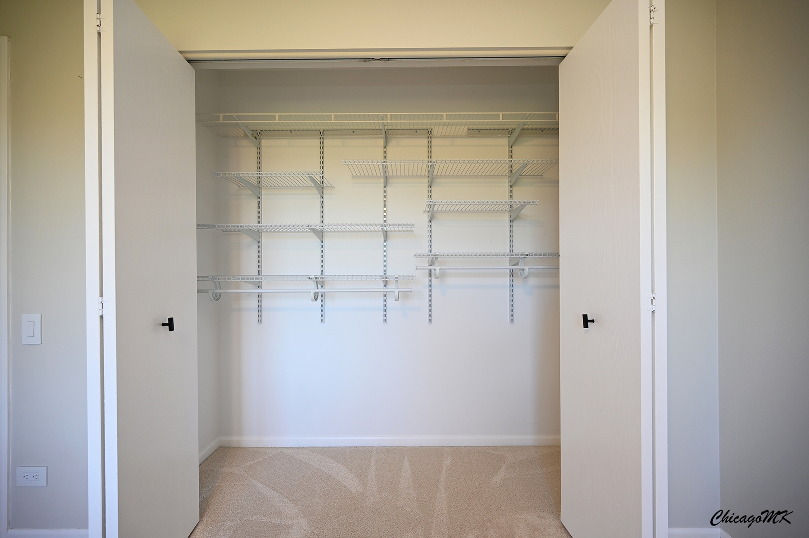 425 Locksley Drive Streamwood, IL 60107 - Photo 32 of 48 a view of wooden door