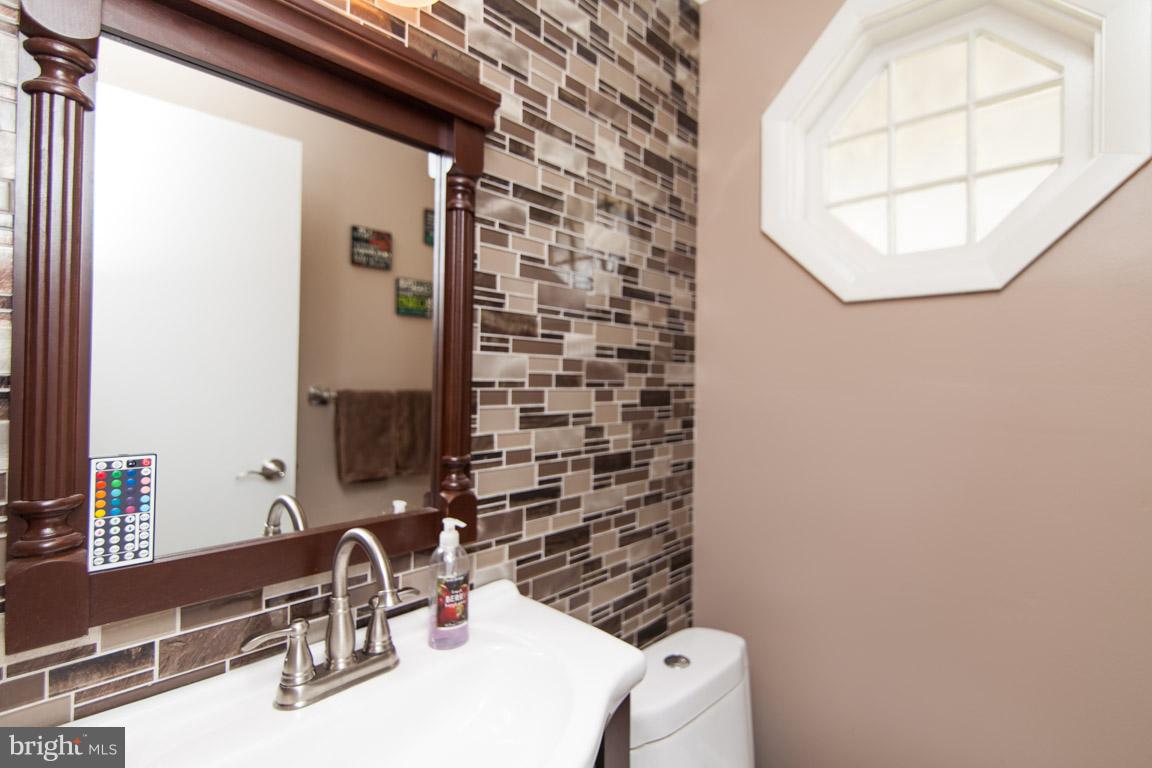 511 Maple Ridge Lane Odenton, MD 21113 - Photo 11 of 30 Powder Room