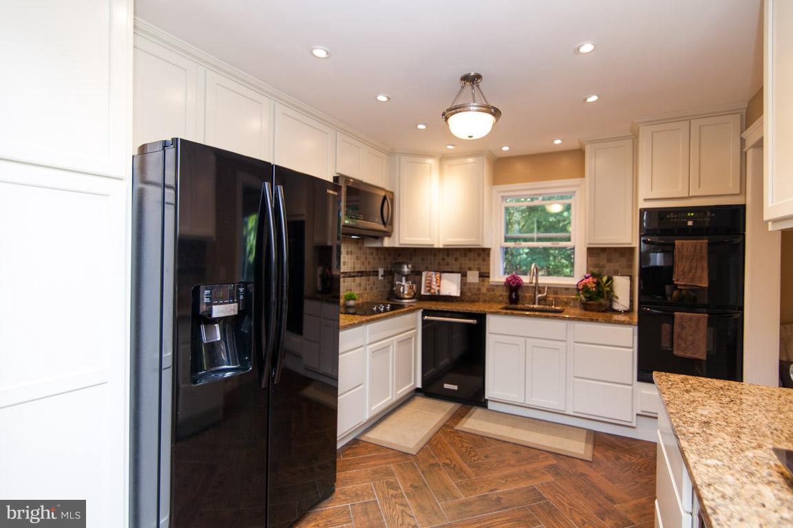 511 Maple Ridge Lane Odenton, MD 21113 - Photo 6 of 30 Kitchen