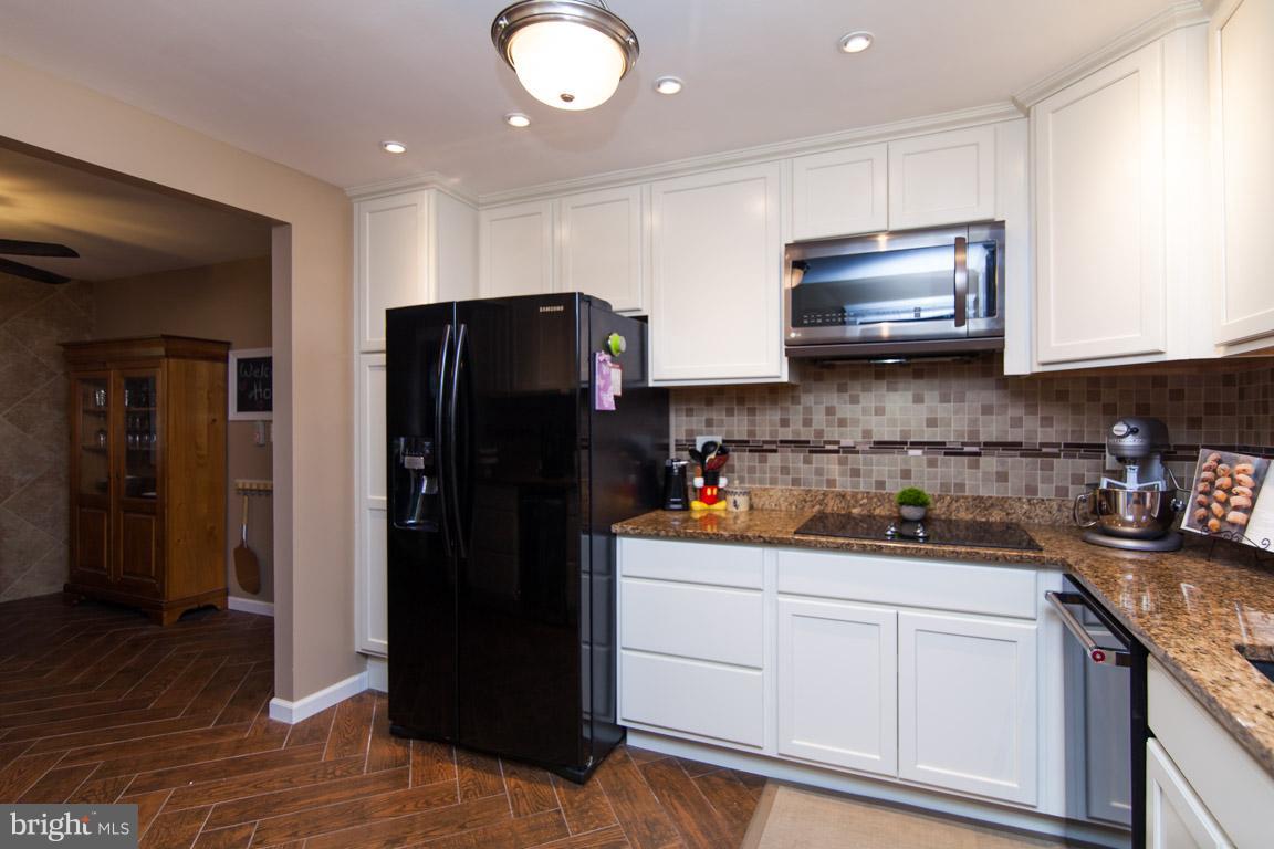 511 Maple Ridge Lane Odenton, MD 21113 - Photo 7 of 30 Kitchen