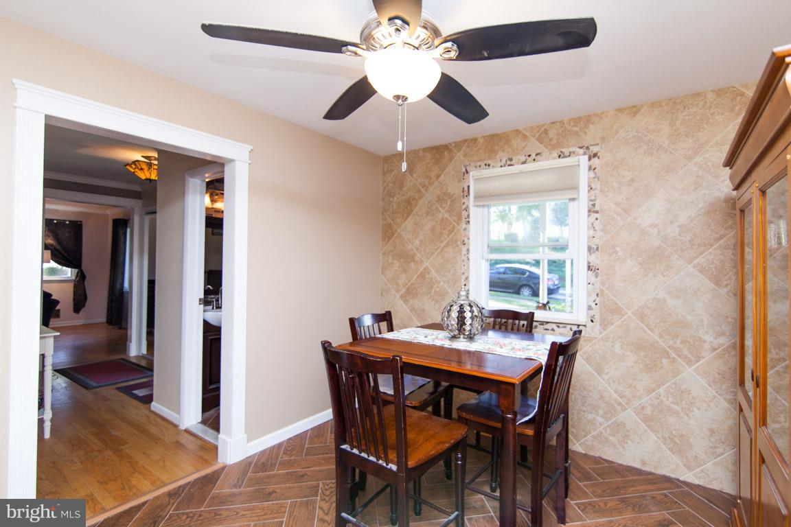 511 Maple Ridge Lane Odenton, MD 21113 - Photo 9 of 30 Kitchen Breakfast Area