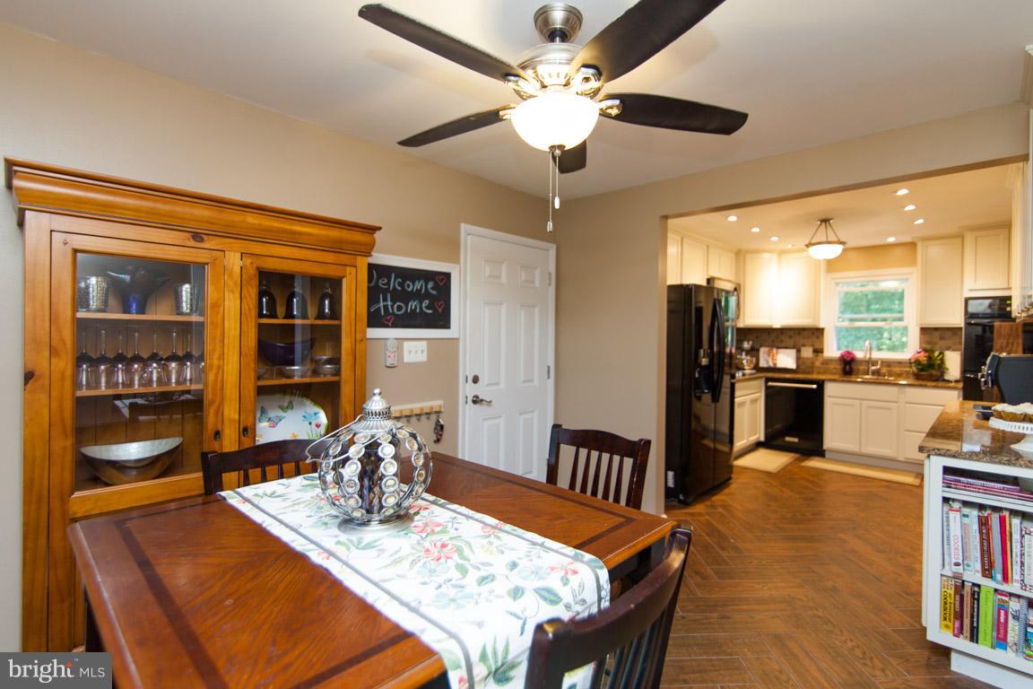 511 Maple Ridge Lane Odenton, MD 21113 - Photo 10 of 30 Kitchen Breakfast Area