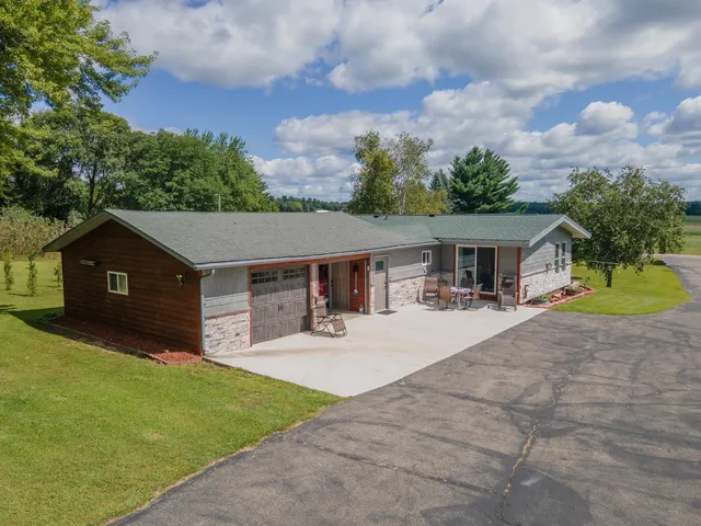 $450,000 | N1531 County Rd B, Coloma, WI 54930