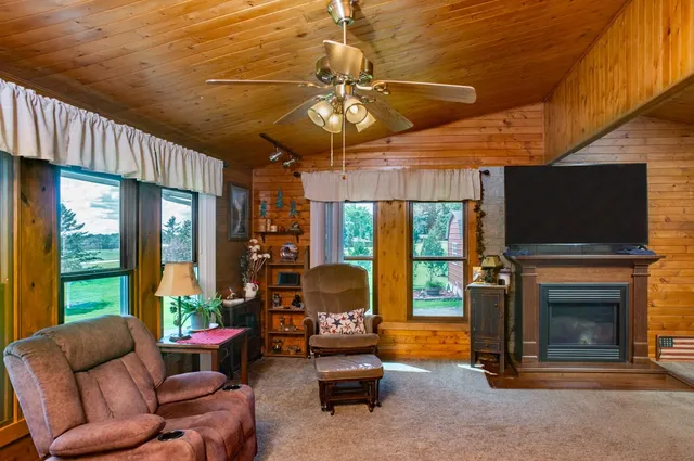 $450,000 | N1531 County Rd B, Coloma, WI 54930