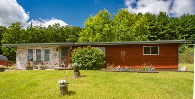 $450,000 | N1531 County Rd B, Coloma, WI 54930