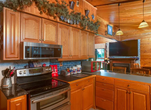 $450,000 | N1531 County Rd B, Coloma, WI 54930