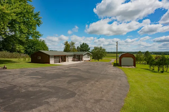 $450,000 | N1531 County Rd B, Coloma, WI 54930