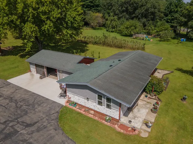 $450,000 | N1531 County Rd B, Coloma, WI 54930