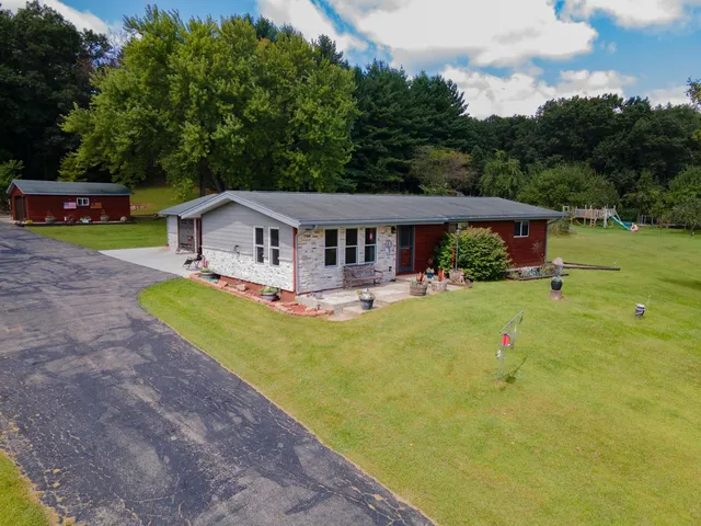 $450,000 | N1531 County Rd B, Coloma, WI 54930